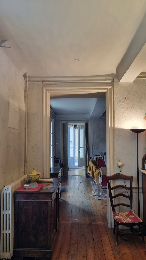 Couloir élégant de la demeure